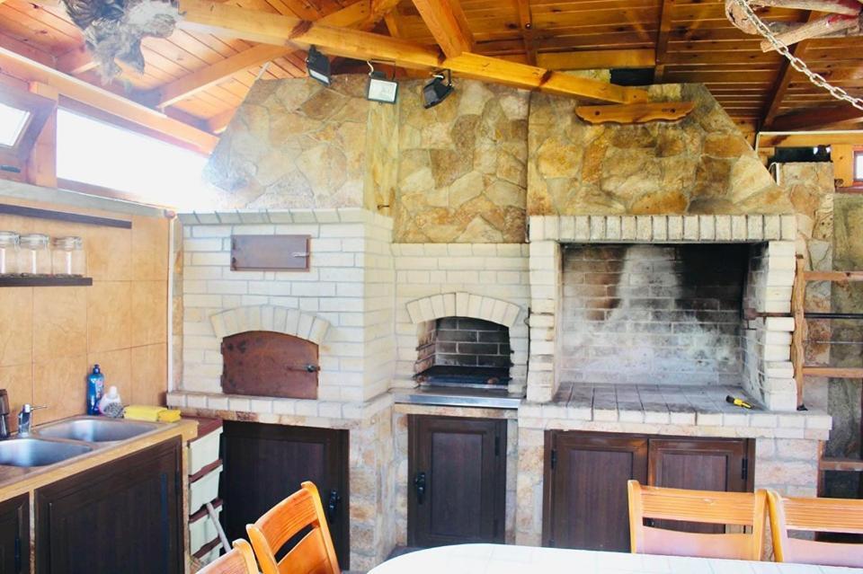 Ezerets Guest House Anita Bagian luar foto