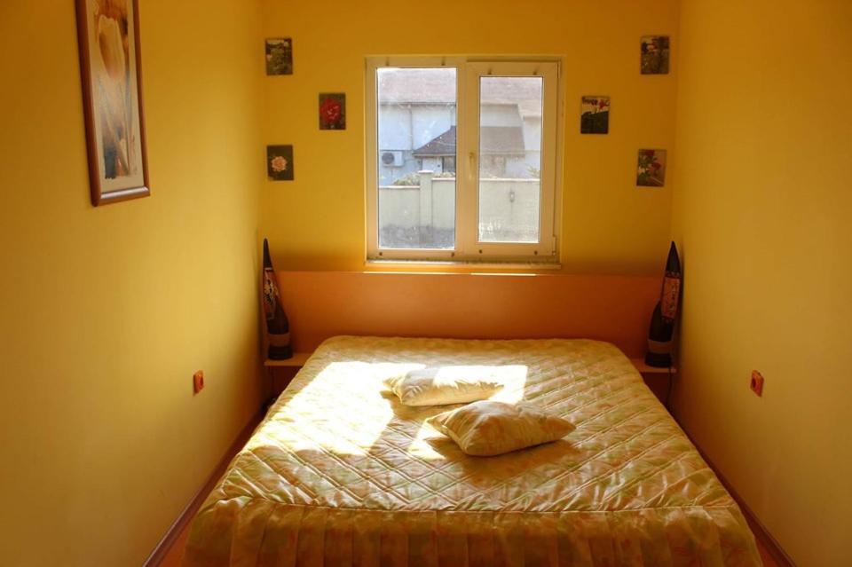 Ezerets Guest House Anita Bagian luar foto